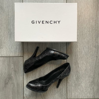 Givenchy Pumps/Peeptoes en Noir