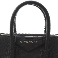 Givenchy Antigona Small in Schwarz