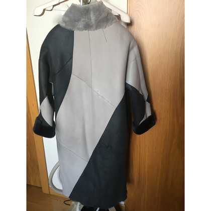 Rizal Jacke/Mantel aus Leder in Grau