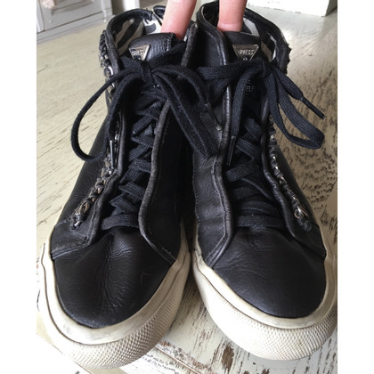 Guess Lace-up shoes Leather in Black