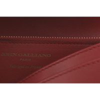 John Galliano Täschchen/Portemonnaie aus Leder in Bordeaux