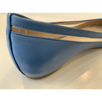 Versace Slipper/Ballerinas aus Leder in Blau