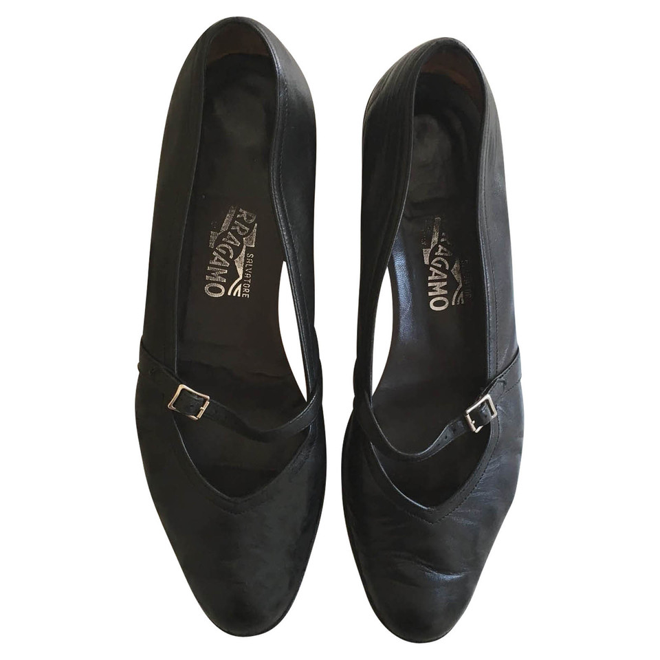 Salvatore Ferragamo Slippers/Ballerinas Leather in Black