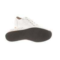 Hermès Chaussures de sport en Toile en Blanc