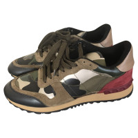 Valentino Garavani Sneakers aus Leder in Khaki