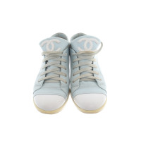 Chanel Sneakers aus Leder in Blau