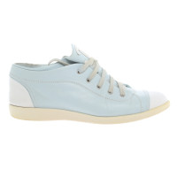 Chanel Sneakers aus Leder in Blau