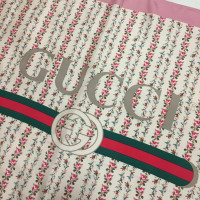 Gucci Sjaal Zijde in Roze