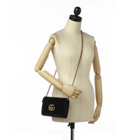 Gucci GG Marmont Velvet Shoulder Bag aus Seide in Schwarz
