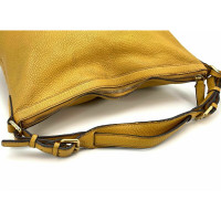 Mcm Umhängetasche aus Leder in Gelb