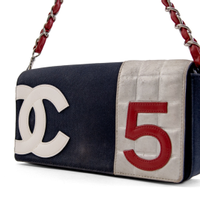 Chanel Flap Bag Leer in Blauw