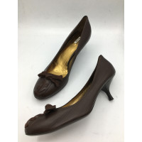 Miu Miu Pumps/Peeptoes Leer in Bruin