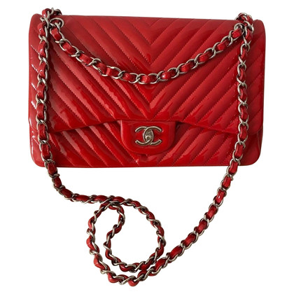Chanel Chevron Flap Bag en Cuir verni en Rouge