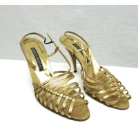 Andrea Pfister Pumps/Peeptoes aus Leder in Gold