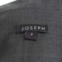 Joseph Vestito di grigio
