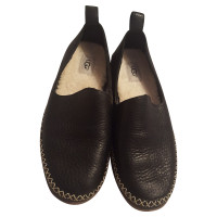Ugg Australia Sandalen aus Leder in Schwarz