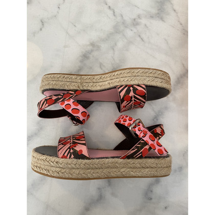 Louis Vuitton Sandals Leather in Pink