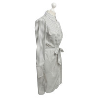 Equipment robe blouse à motif rayé en noir / blanc