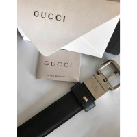 Gucci Wendegürtel aus Leder in Beige