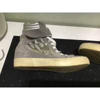 Philippe Model Sneaker in Pelle scamosciata in Argenteo