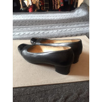 Salvatore Ferragamo Chaussons/Ballerines en Cuir en Noir