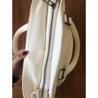 Burberry Handtasche aus Leder in Weiß