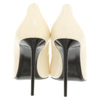 Saint Laurent Pumps/Peeptoes Lakleer in Crème