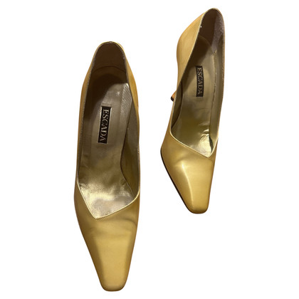 Escada Pumps/Peeptoes Patent leather in Yellow