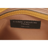 Gianni Chiarini Umhängetasche aus Leder in Gelb