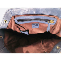 Hugo Boss Handtasche aus Wildleder in Blau
