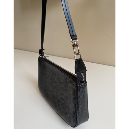 Louis Vuitton Pochette Accessoires made of black leather