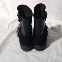 Navyboot Black boots with studs