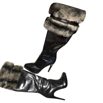 Casadei Stiefel aus Lackleder in Grau