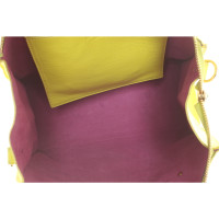 Sophie Hulme Handtasche aus Leder in Gelb