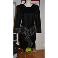 Mila Schön Concept Dress in Black