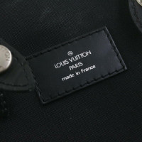 Louis Vuitton Pégase Lakleer in Zwart