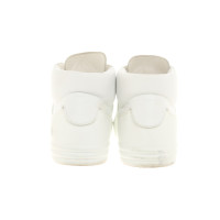 Chanel Sneakers aus Leder in Weiß