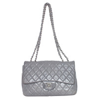 Chanel Classic Flap Bag in Pelle in Grigio