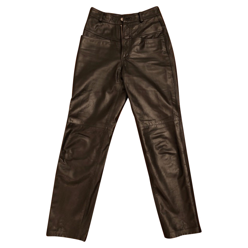 Closed leather pants