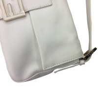 Fendi Baguette Bag Micro aus Leder in Weiß