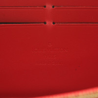 Louis Vuitton Zippy Portemonnaie Lakleer in Rood
