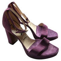 Prada Sandalen aus Wildleder in Violett