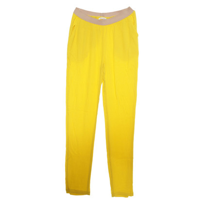 American Vintage Hose aus Viskose in Gelb