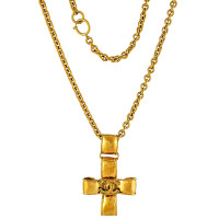 Chanel Gold colored necklace with pendant