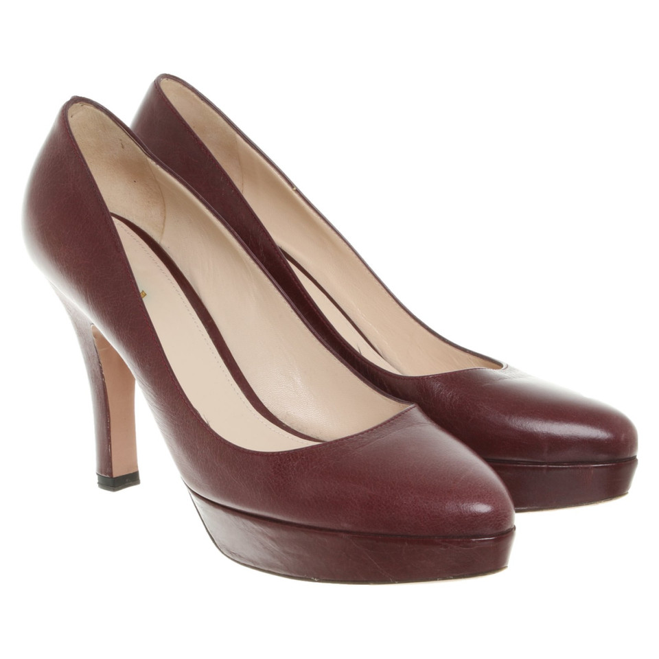 Prada Pumps in Bordeauxrot