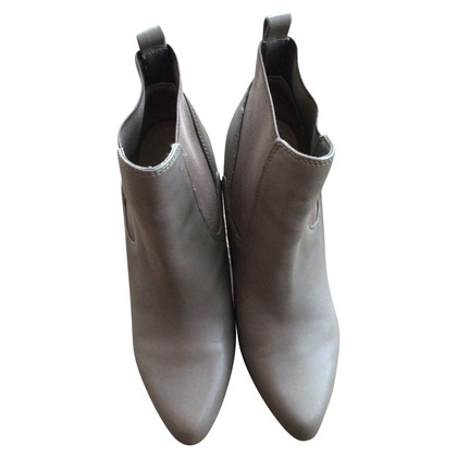 Guess Stiefeletten aus Leder in Taupe