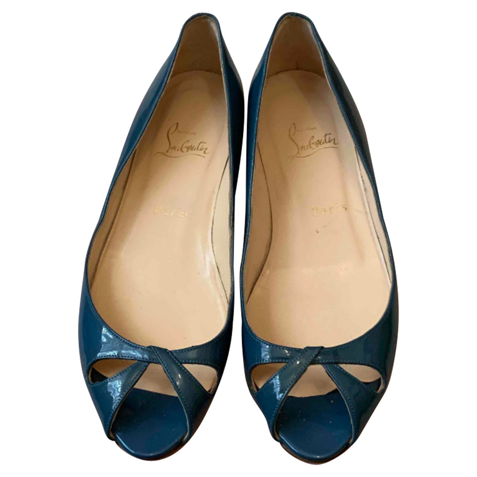 Christian Louboutin Chaussons/Ballerines en Cuir verni en Bleu