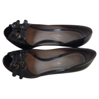 Bottega Veneta Chaussures compensées en Cuir verni en Noir