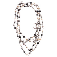 Chanel Pearl Halsketting with metal chanel logo