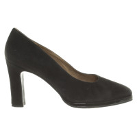 Stuart Weitzman Suede pumps in black